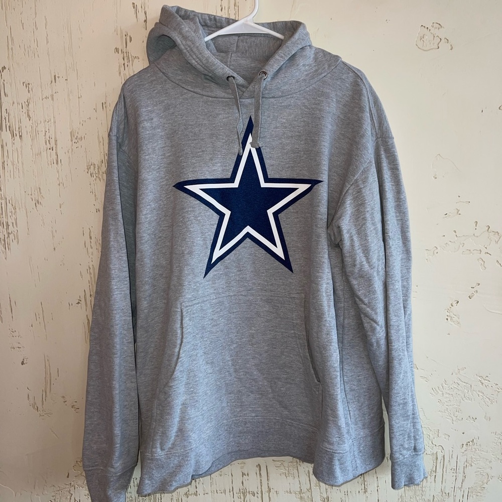 Men’s grey Cowboys Hooded Sweatshirt. Size XL.